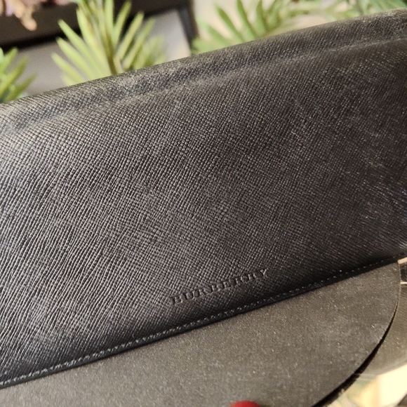 Burberry long wallet Approximate Size - Picture 3 of 6